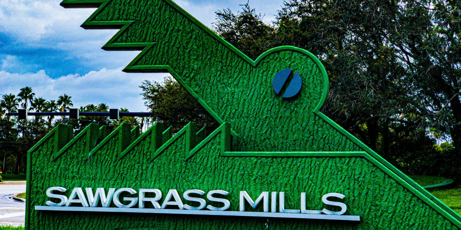 Sawgrass Mills, is now open and with a lot of movement!